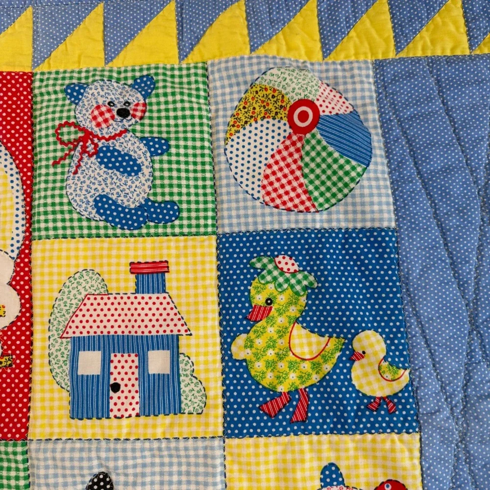Vintage‎ Handmade Patchwork Baby Quilt Love Animals Nursery Primary Colors